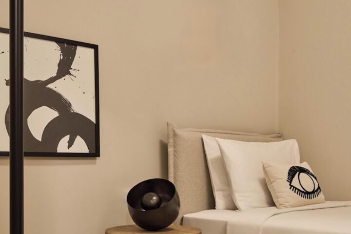 Room 2 of 20