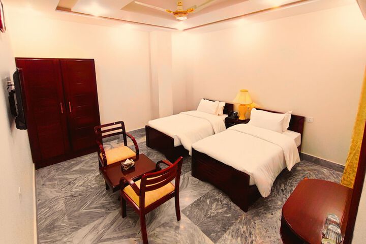 Room 6 of 22