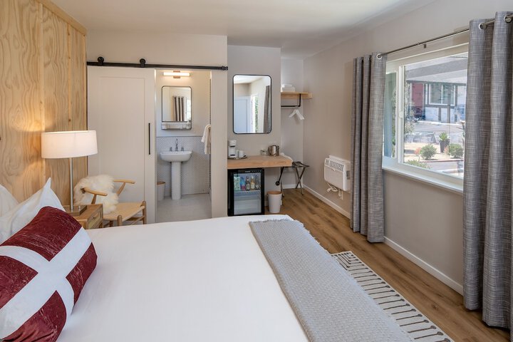 Room 9 of 24