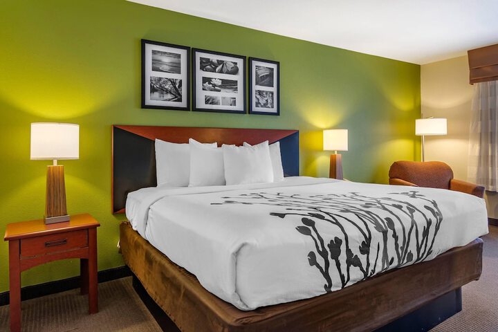 Room 10 of 38