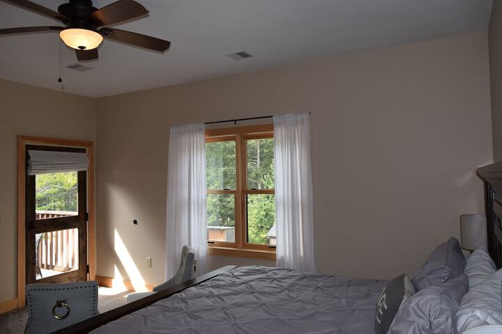 Room 3 of 37