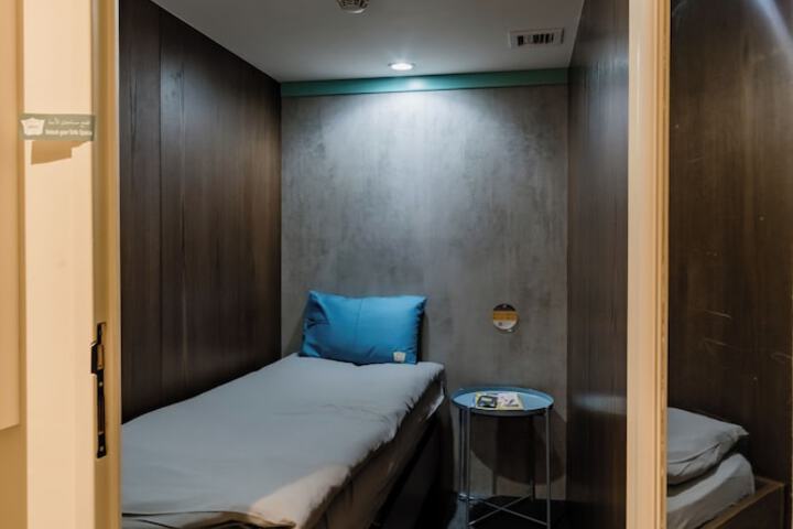 Room 4 of 17