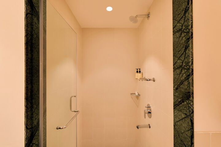 Room 13 of 43