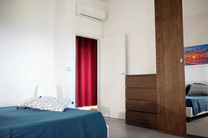 Room 22 of 103
