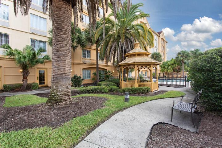 Hotel Exterior 64 of 71