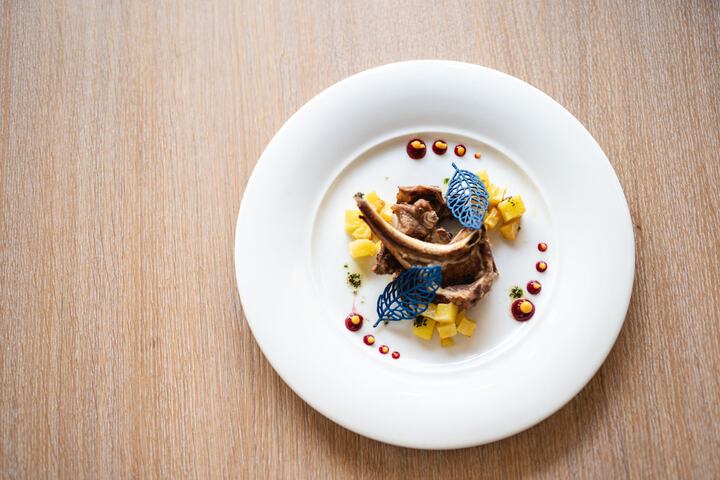 Dining 77 of 92