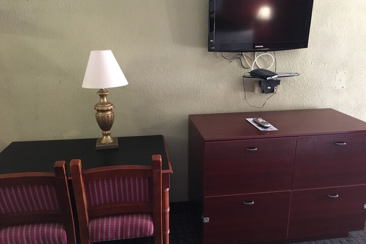 2 Double Beds (7 of 7)