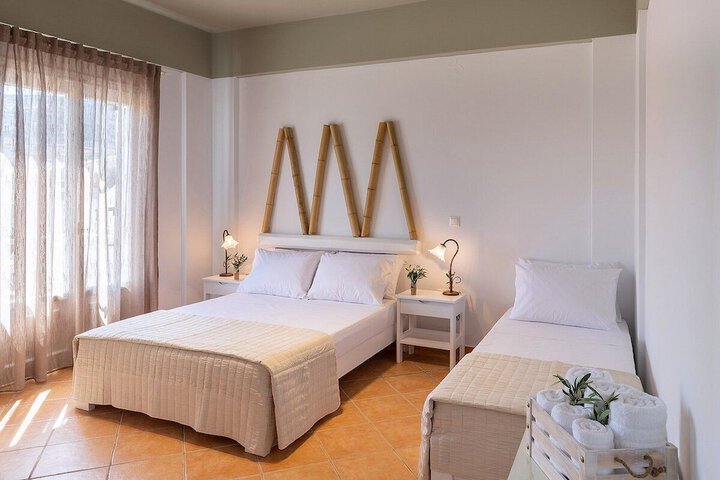 Room 4 of 7