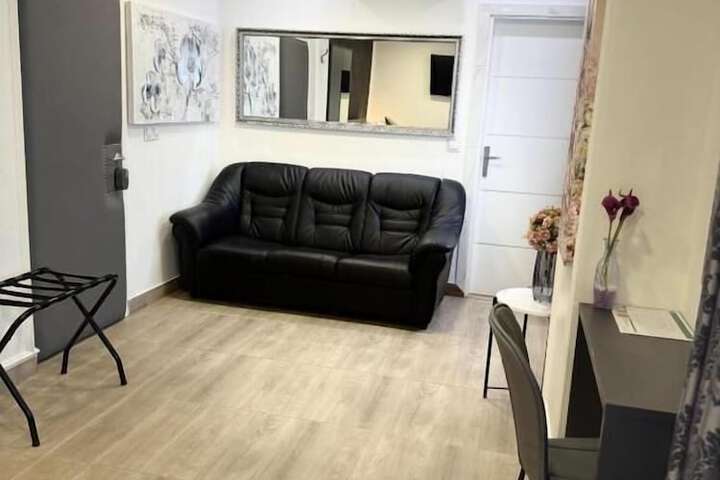 Room 11 of 41