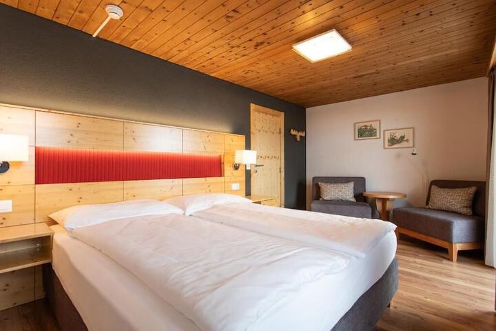 Room 3 of 36
