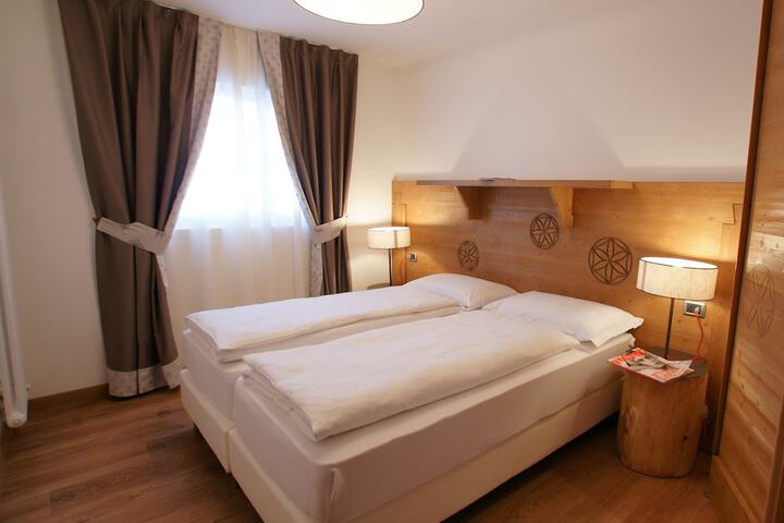 Room 4 of 39