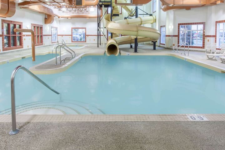 Pool 19 of 26