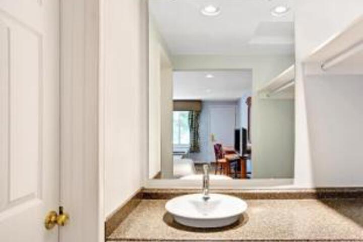 Room 2 of 23