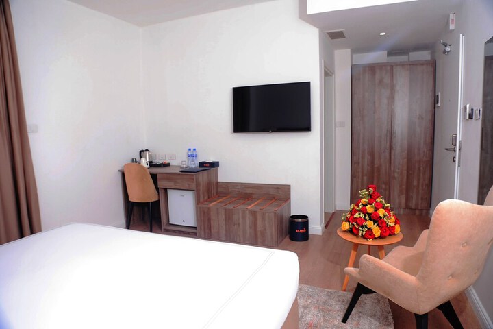 Room 7 of 36