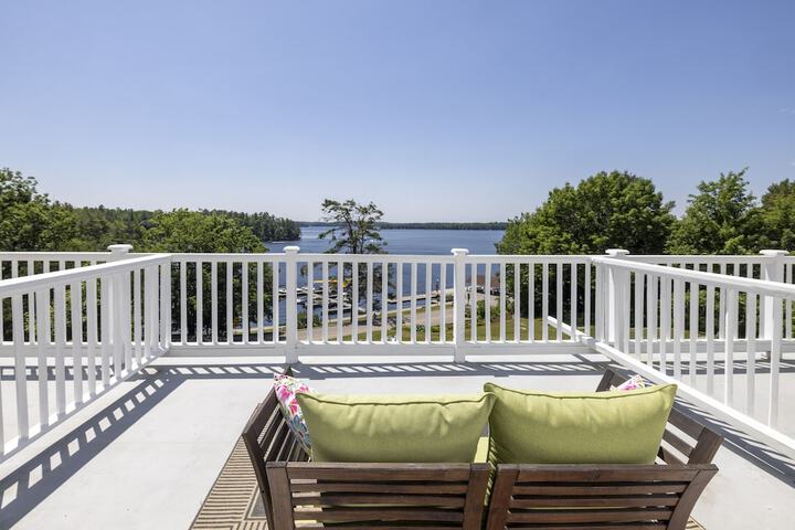 Standard King Bed Lake View (17 of 17)