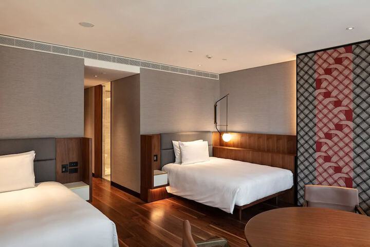 Room 11 of 73