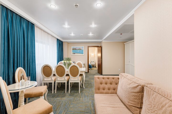 Room 16 of 53