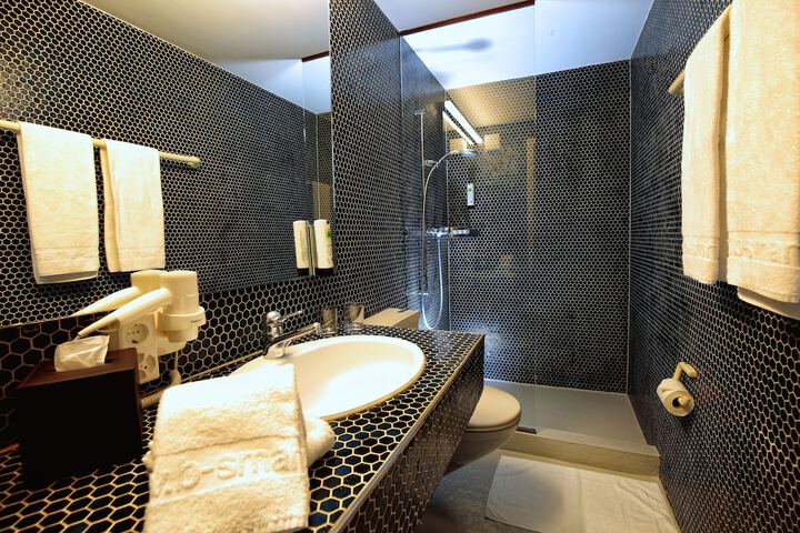 Room 14 of 20