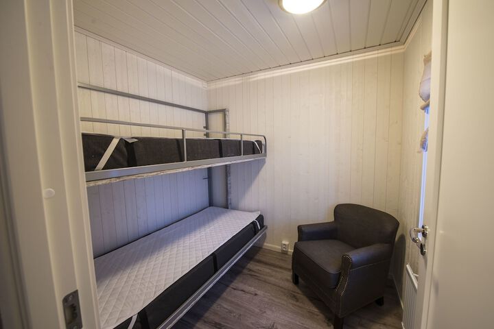 Room 4 of 28