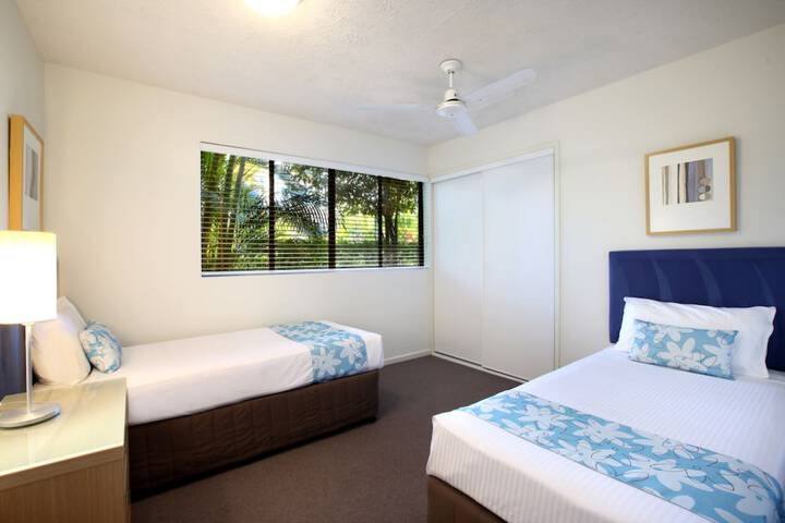 Room 2 of 37