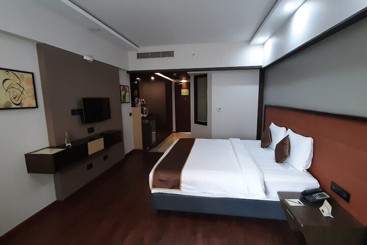 Room 8 of 75