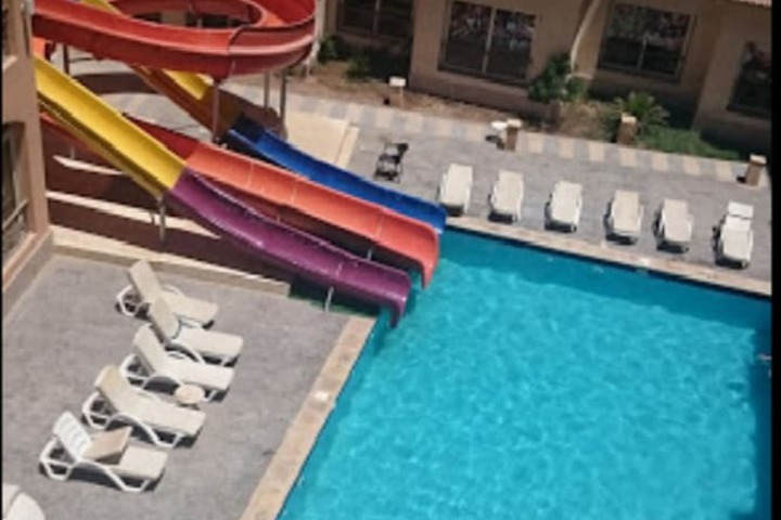 Pool 20 of 40