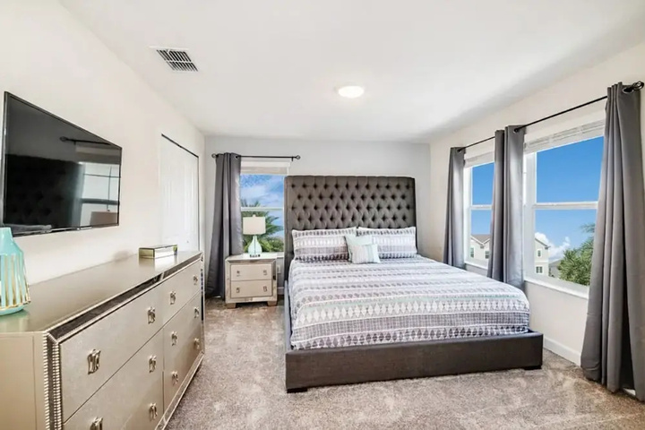 Room 6 of 23
