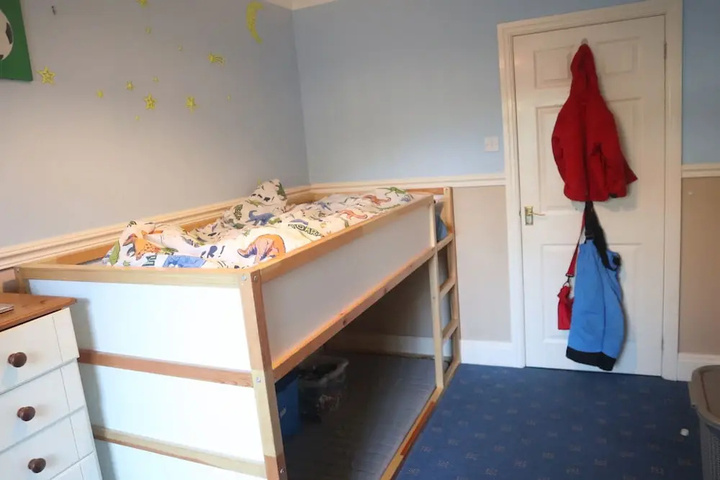 Room 5 of 14