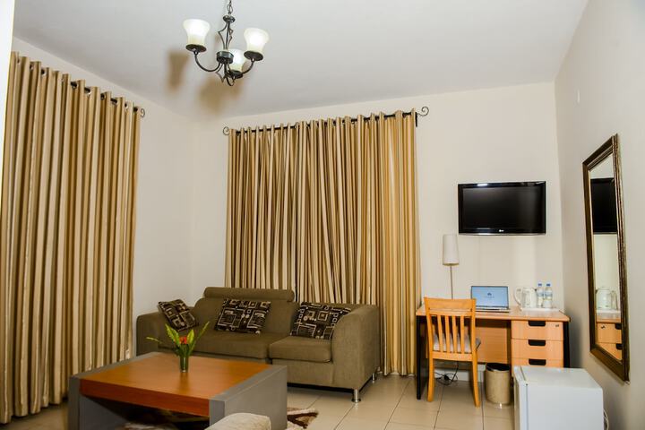 Room 6 of 32