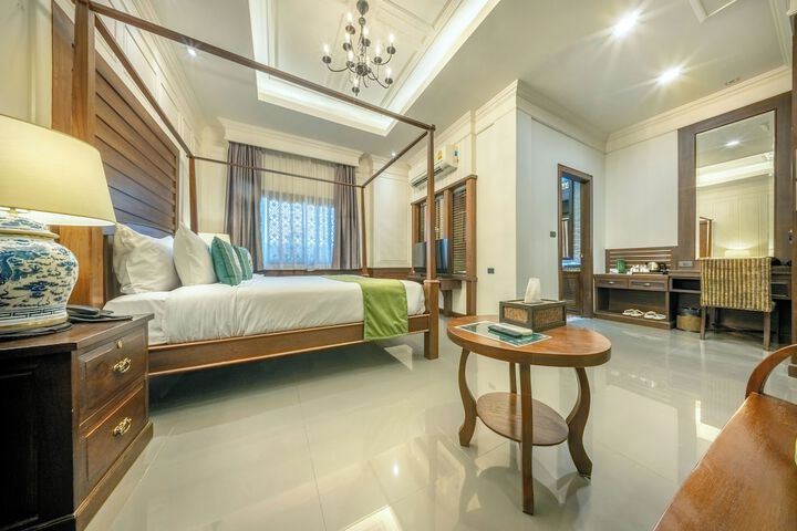 Room 46 of 127