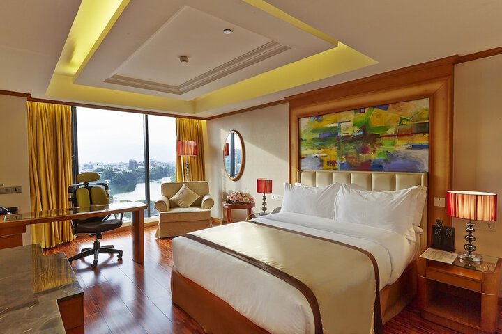 Room 30 of 64