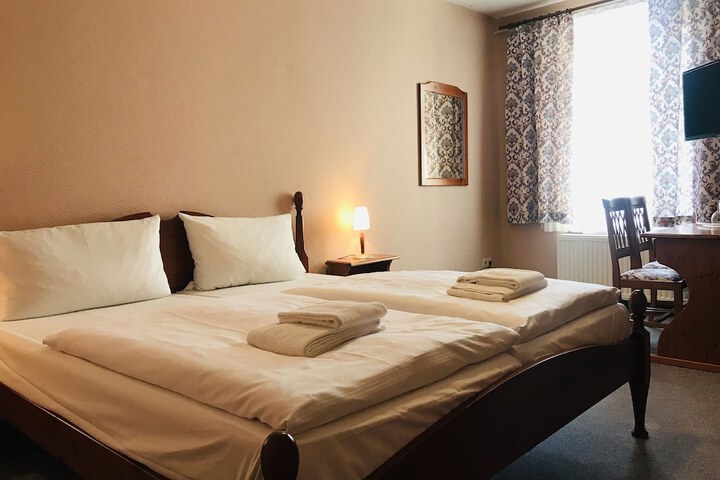 Room 4 of 26