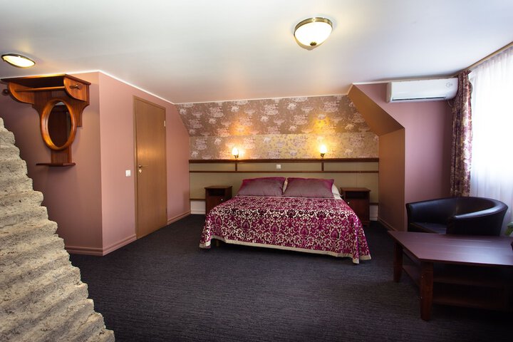 Room 16 of 68
