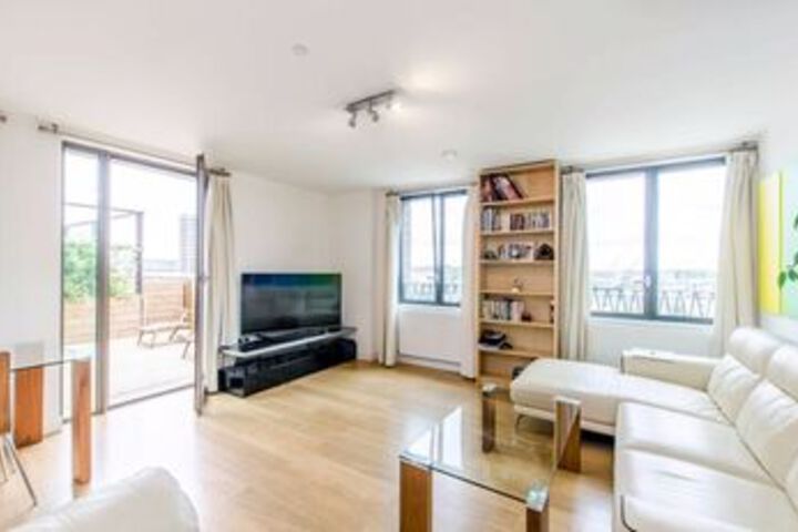 Stunning 2 Bed Flat w / Terrace Next to Kings Cross