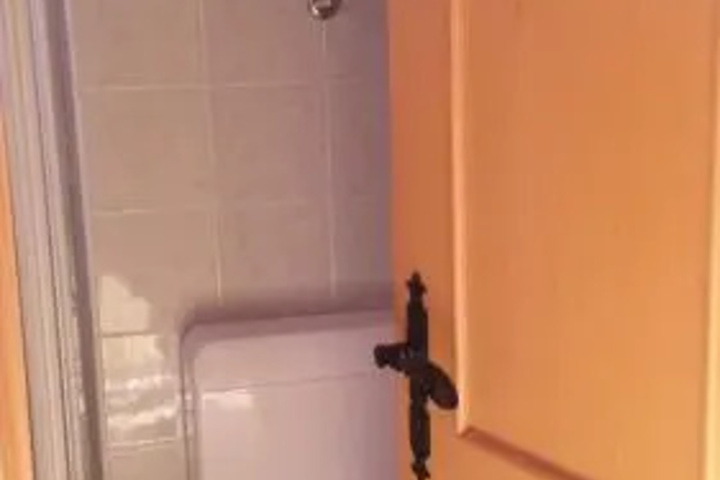 Room 8 of 12