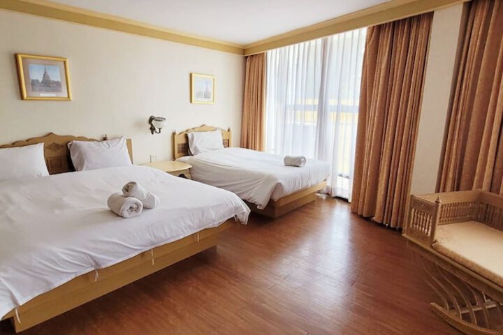 Room 5 of 20