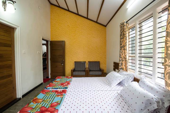 Room 8 of 34