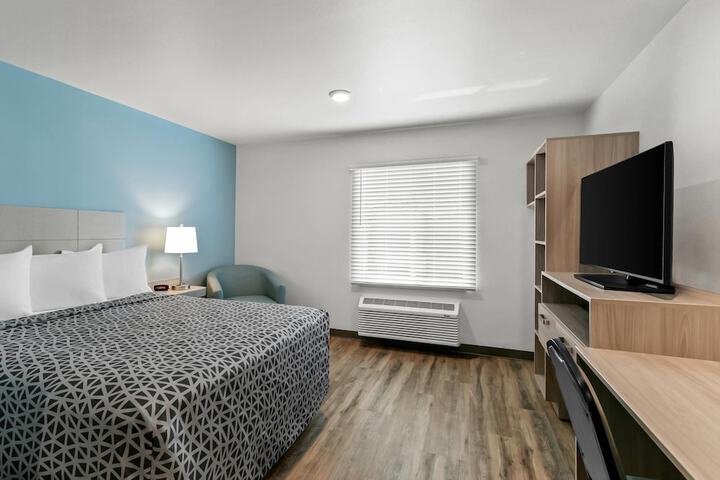 Room 33 of 71