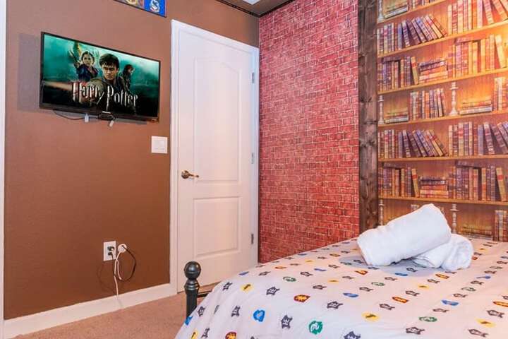 Room 24 of 51