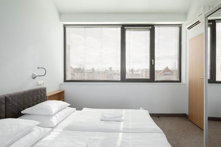 Room 8 of 44