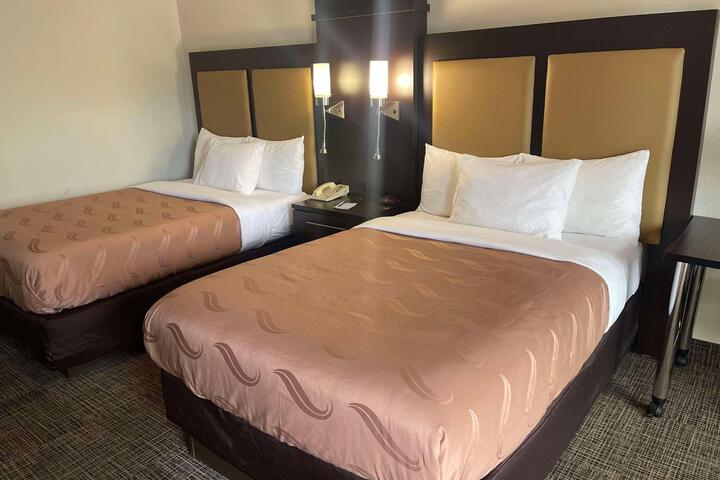 Double Accessible King Size Bed (2 of 9)