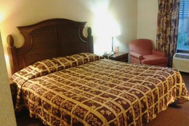 Room 7 of 16