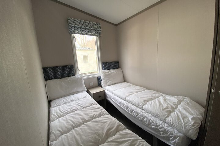 Room 27 of 117
