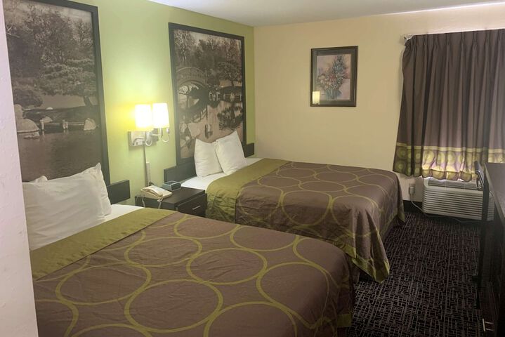 2 Queen Beds (3 of 5)