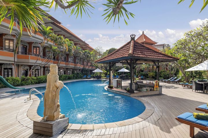 Pool Hotel