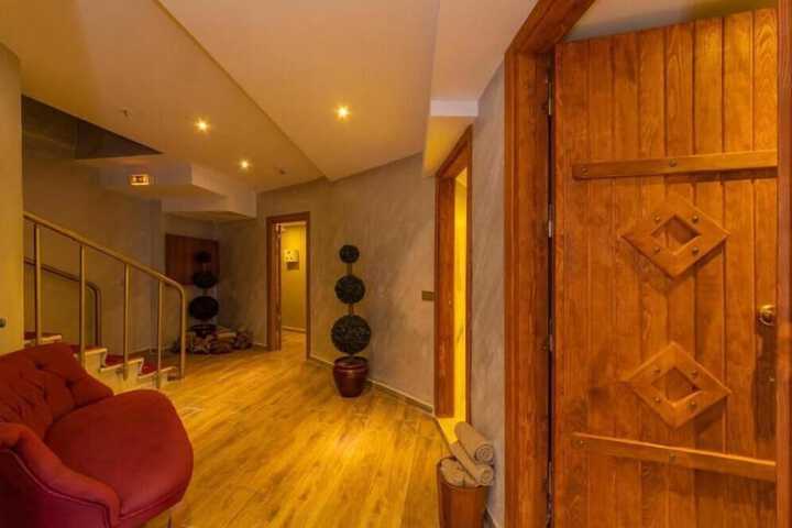 Room 20 of 33
