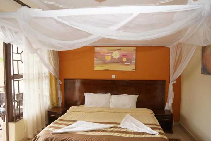 Room 4 of 42