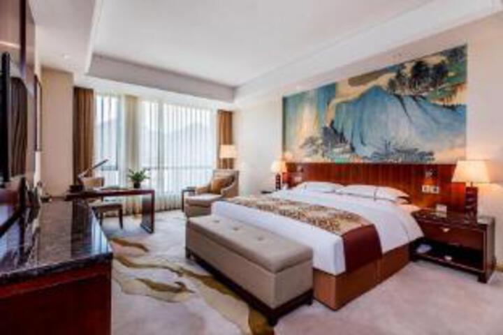 Room 10 of 11