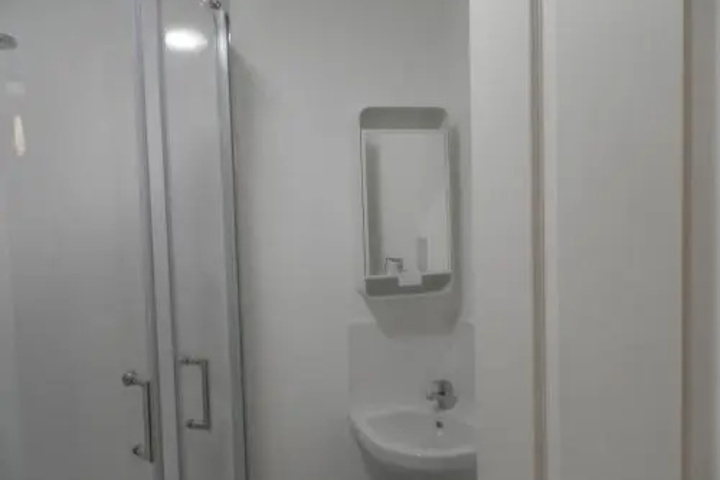 Room 6 of 15
