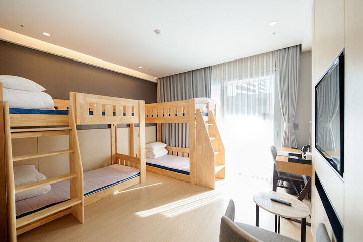 Room 20 of 132